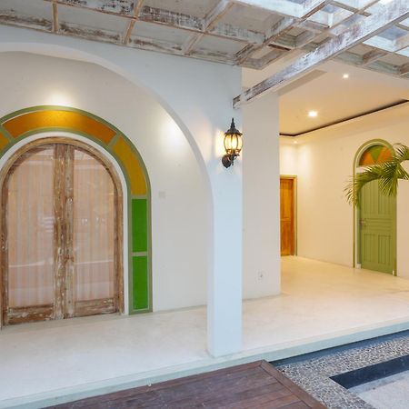 Puri Rinjani Bungalows & Hostel Kuta  Ngoại thất bức ảnh
