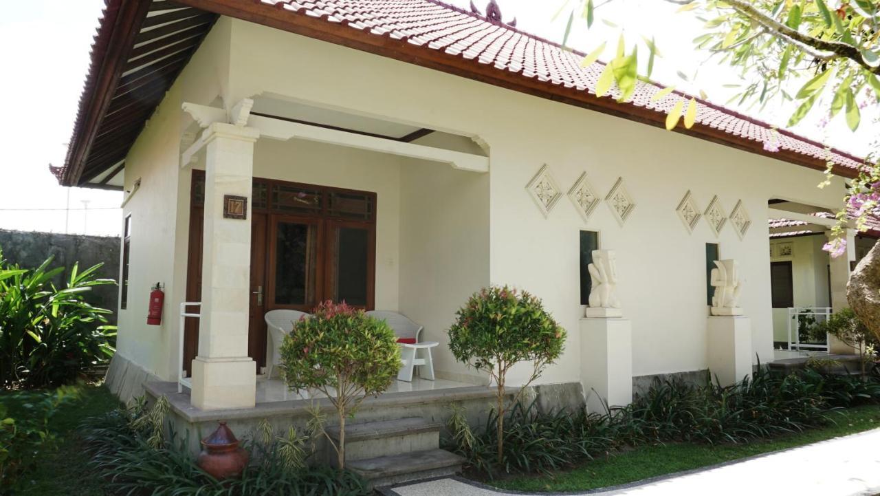 Puri Rinjani Bungalows & Hostel Kuta  Ngoại thất bức ảnh