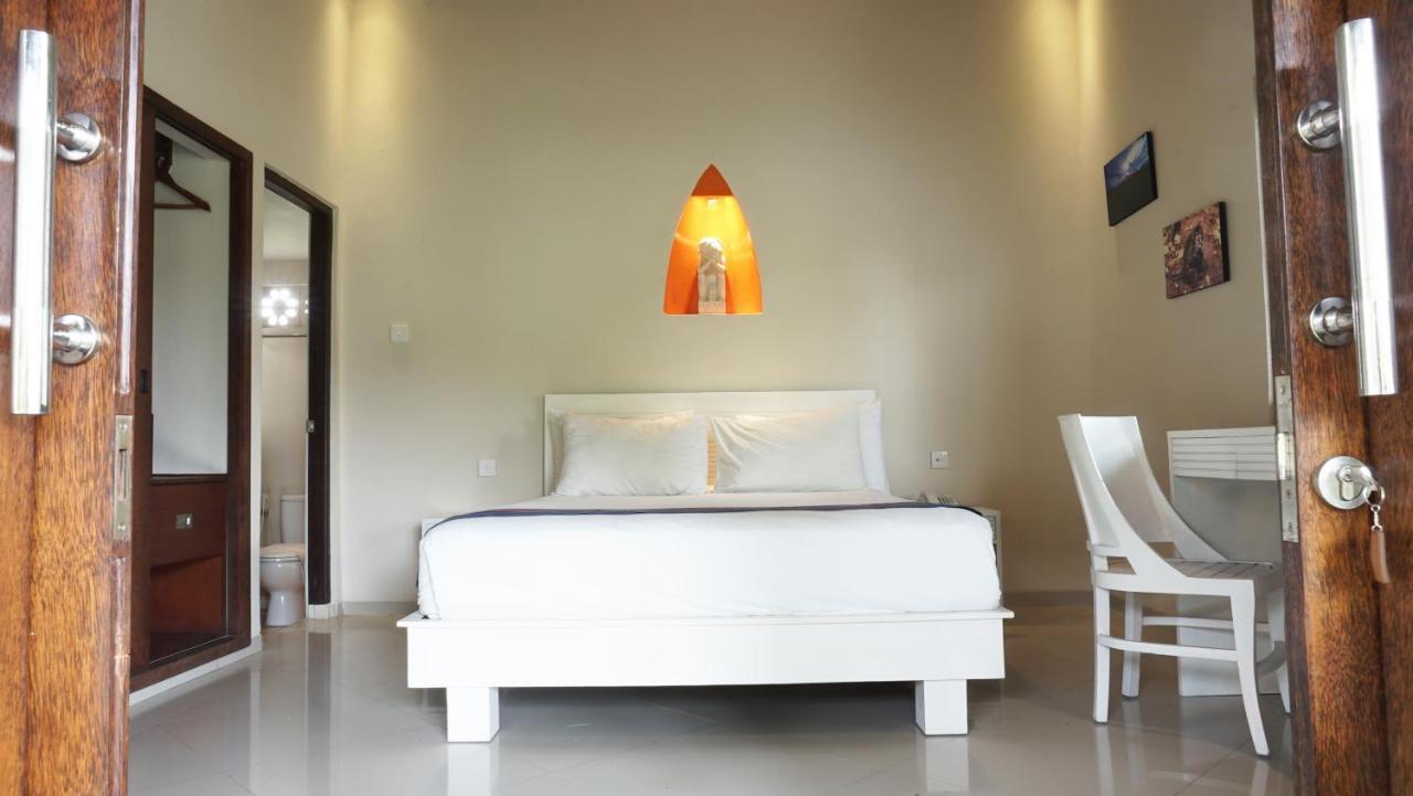 Puri Rinjani Bungalows & Hostel Kuta  Ngoại thất bức ảnh