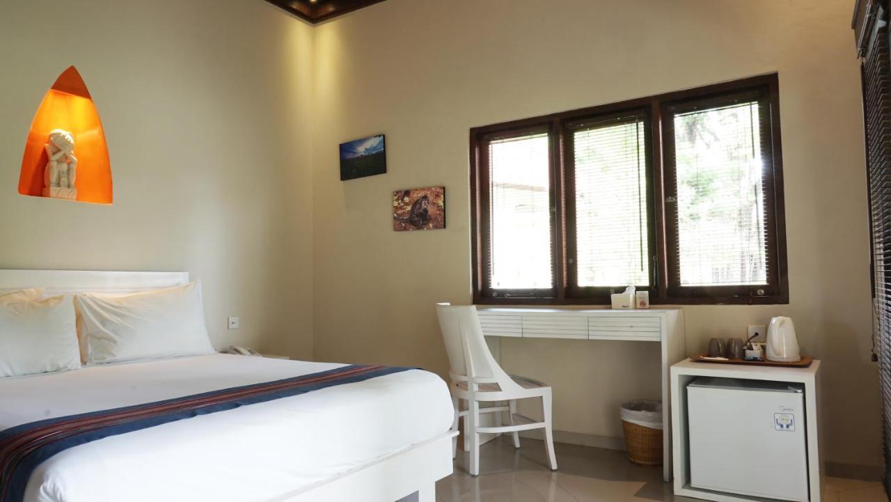 Puri Rinjani Bungalows & Hostel Kuta  Ngoại thất bức ảnh