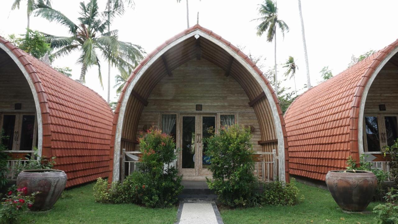Puri Rinjani Bungalows & Hostel Kuta  Ngoại thất bức ảnh