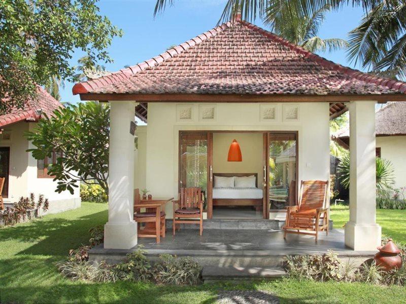 Puri Rinjani Bungalows & Hostel Kuta  Ngoại thất bức ảnh