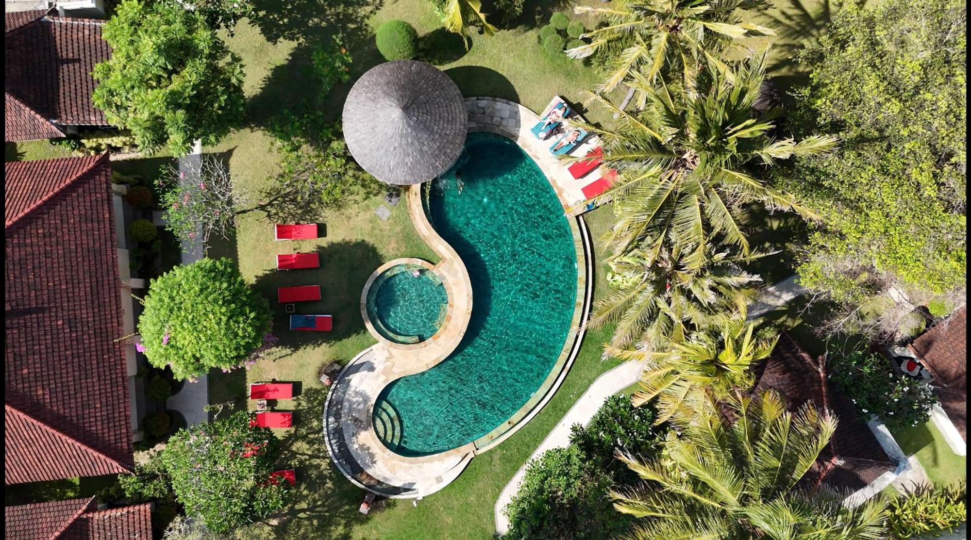 Puri Rinjani Bungalows & Hostel Kuta  Ngoại thất bức ảnh