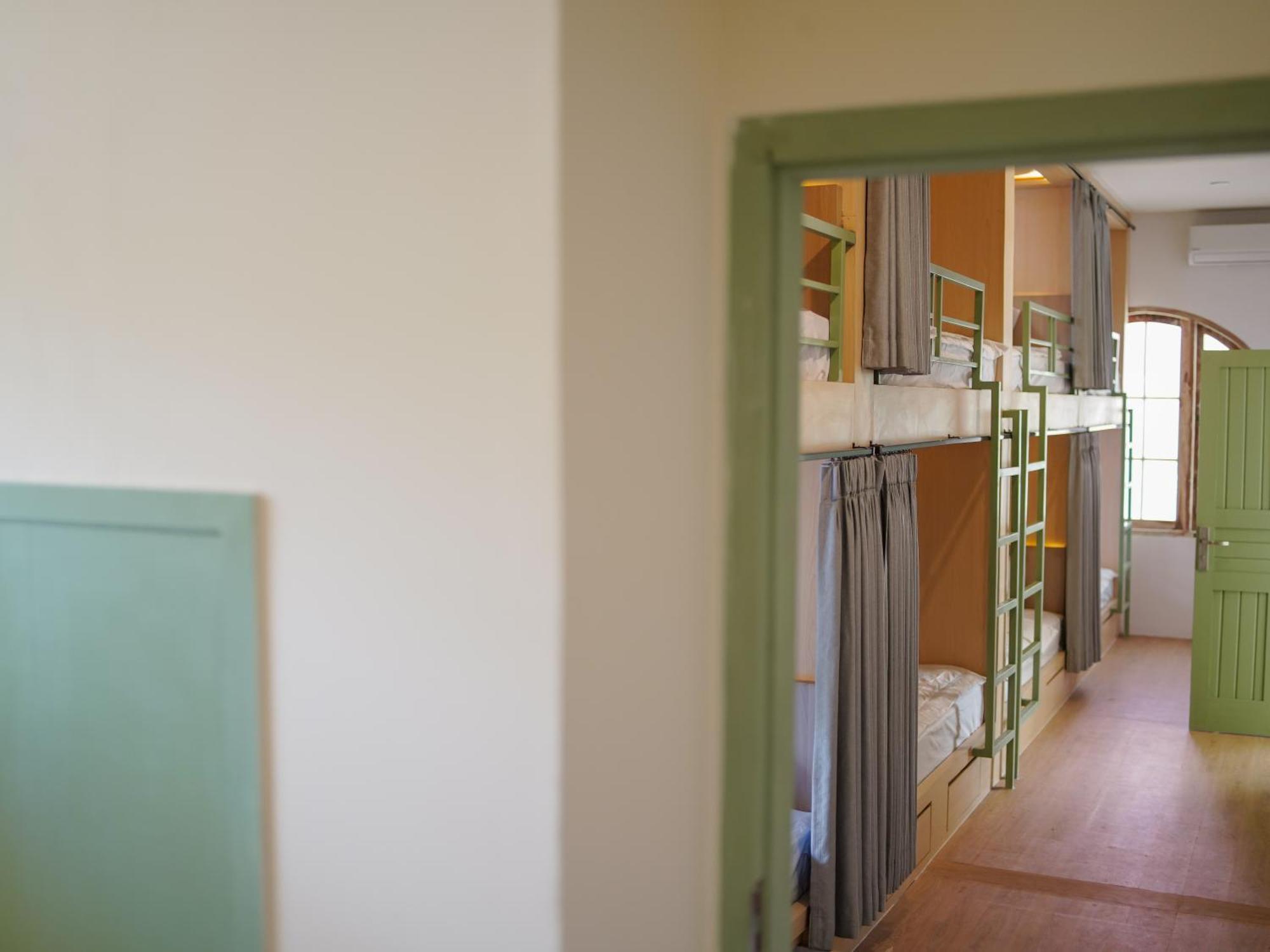 Puri Rinjani Bungalows & Hostel Kuta  Ngoại thất bức ảnh